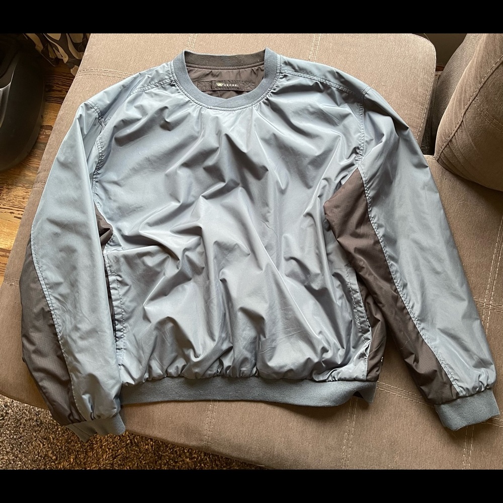Wedge windbreaker